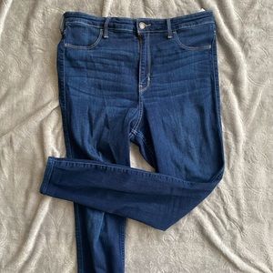 Hollister Ultra High Rise Jeggings